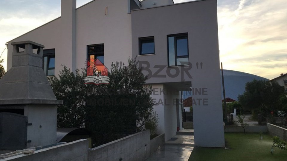 Hiša, 220 m2, Prodaja, Zadar - Višnjik