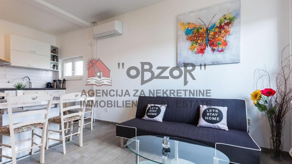 Zadar-PETRIĆI, samostojeća katnica sa 3stana+garaža