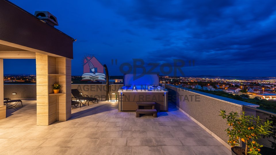 House, 220 m2, For Sale, Zadar - Bili brig