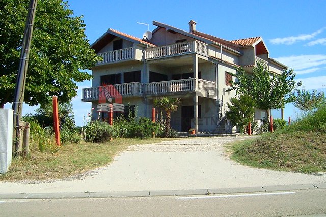Haus, 500 m2, Verkauf, Zemunik Donji