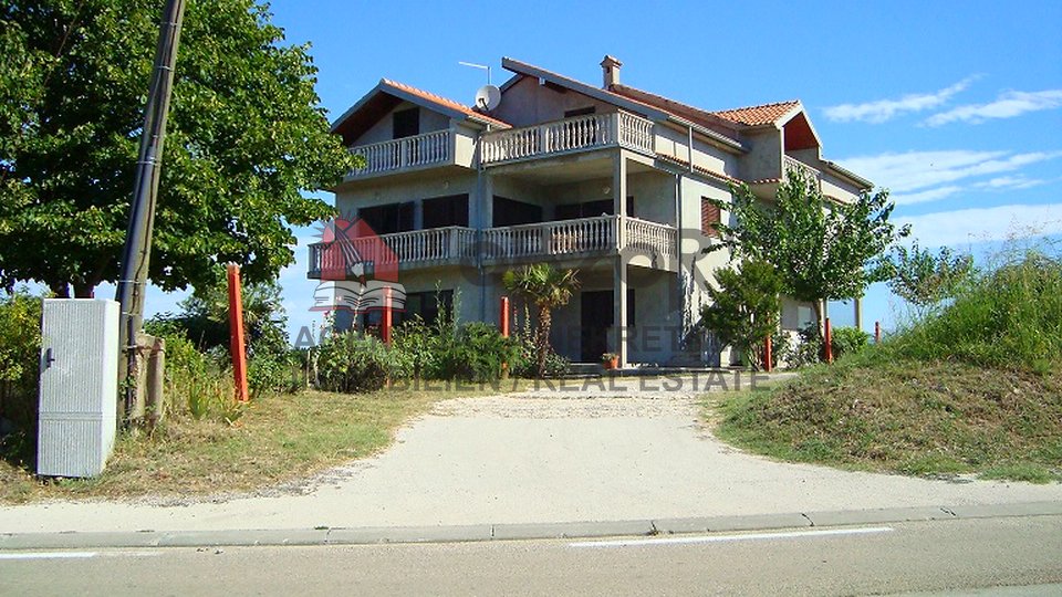 Hiša, 500 m2, Prodaja, Zemunik Donji