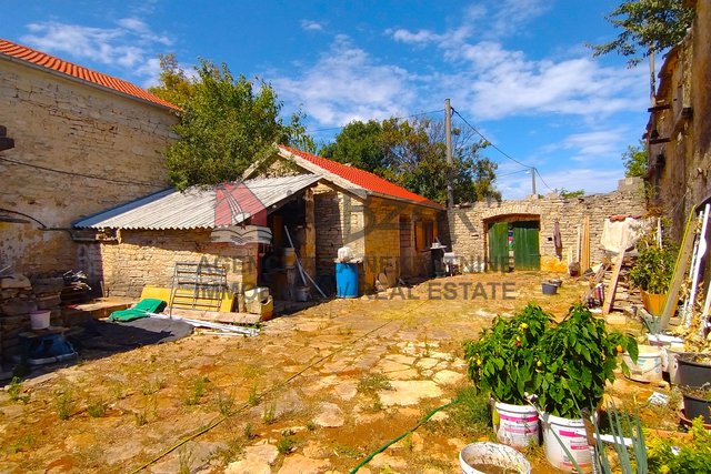 Hiša, 1399 m2, Prodaja, Novigrad - Pridraga