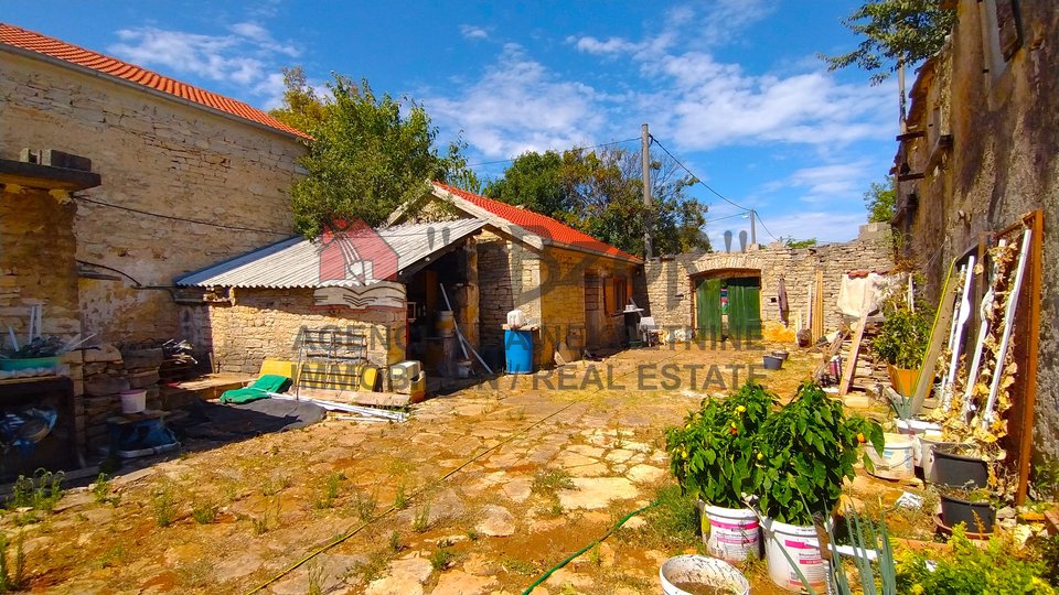 House, 1399 m2, For Sale, Novigrad - Pridraga