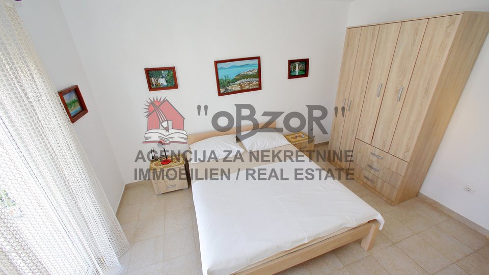 BIBINJE-Apartmanska kuća- DRUGI RED OD MORA