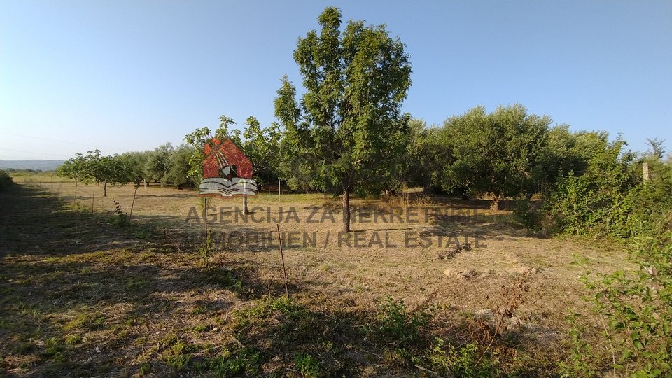 Land, 646 m2, For Sale, Zadar - Plovanija