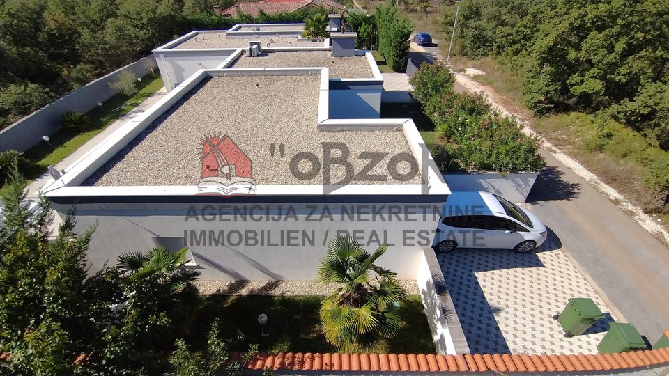 House, 335 m2, For Sale, Zadar-okolica - Murvica