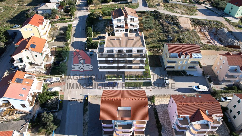 POVLJANA- Trosoban apartman s vrtom(S2) 98,76m2 - NOVOGRADNJA