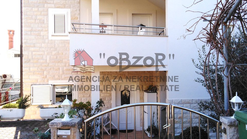Zadar-DIKLO,samostojeća apartmanska kuća - dvokatnica